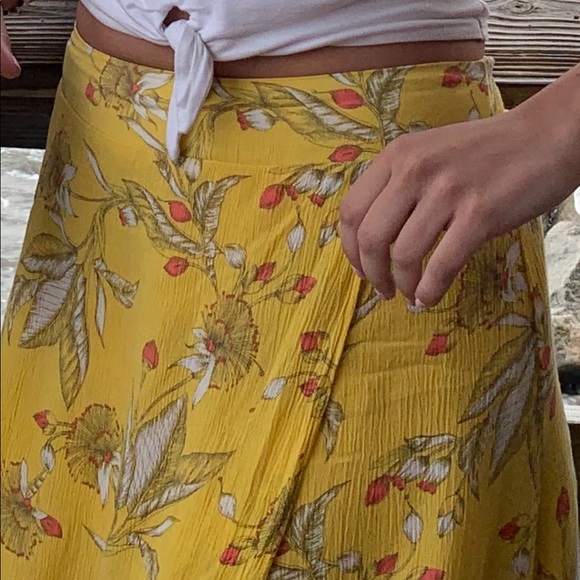 Express Yellow Floral Maxi Skirt - Picture 2 of 2